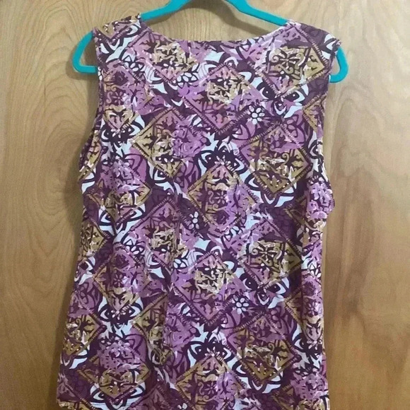 Liz and Co scoop neck tank top triangular and floral pattern - Picture 11 of 12